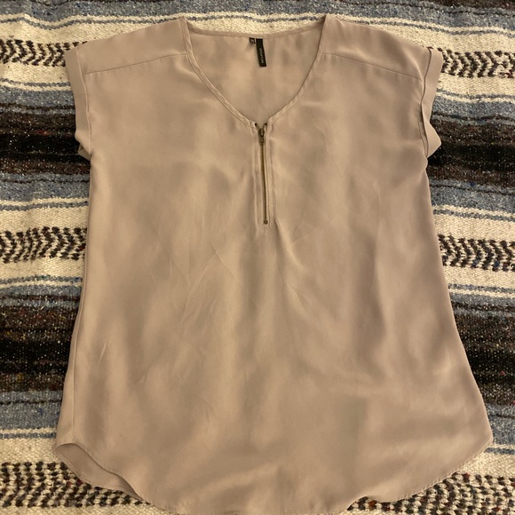 Gray Blouse - Picture 2 of 3